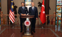 Savunma Bakanı Akar, Malezyalı mevkidaşı Hasan ile görüştü