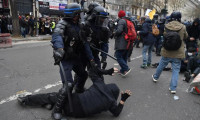 Fransa, eylemlerde gözünü kaybeden gence 15 bin euro ödeyecek