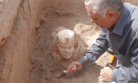 Mısır'da Sfenks benzeri heykel bulundu