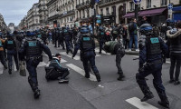 Fransa'da yapılan keyfi gözaltılara 100'e yakın şikayet