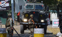 Hindistan'da askeri üsse silahlı saldırı: 4 ölü