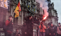 Fransa'da emeklilik reformu karşıtı gösteriler birinci ayında