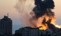 İsrail ordusu Gazze'yi yine  vurdu
