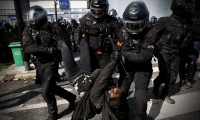 Fransa'da olaylı 1 Mayıs: 200 kişi gözaltında!