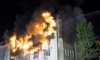 Başakşehir’de fabrika yangını 24 saattir sürüyor