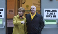 İskoçya'nın eski başbakanına gözaltı şoku