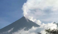 Püsküren Mayon Yanardağı'nın çevresinde tahliyeler devam ediyor