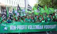 Brüksel'de binlerce sağlık sektörü çalışanlarından protesto  