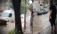 Bursa'yı sel vurdu: Caddeler ve sokaklar göle döndü!