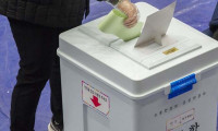 Güney Kore, Çinlilerin oy haklarının ellerinden alınmasını önerdi