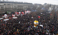 Fransa'da sokakları ateşleyecek karar Resmi Gazete'de