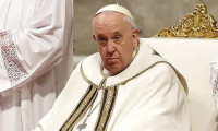 Papa Francis ameliyat oldu, tüm etkinlikleri iptal 