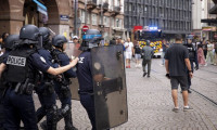 Fransa'da onlarca polis ve jandarma yaralandı