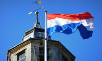 Hollanda'da hükümet istifa etti