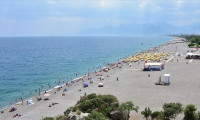 Antalya'da sahillere hücum!