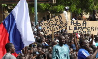 Fransa Nijer'den vatandaşlarını tahliye edecek