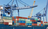 Limanlarda elleçlenen yük miktarı azaldı, konteyner miktarı arttı