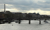 Paris'teki Sen Nehri'nde yüzme etkinliklerine kirlilik engeli