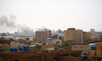 Sudan'da Cumhurbaşkanlığı Sarayı'na hava saldırısı