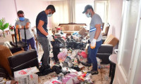 Adana'daki bir evden 20 ton çöp çıktı