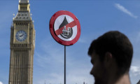 Çevrecilerden Londra'da ''Fosil yakıta son'' protestoları