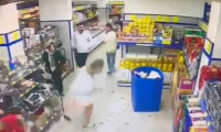 Market çalışanı bıçaklanarak öldürüldü