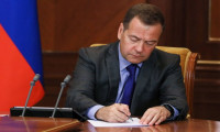 Medvedev sözleşmeli askerlerin sayısını açıkladı