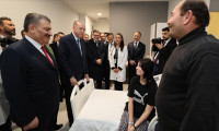 Erdoğan, İzmir'de tedavi gören çocukları ziyaret etti