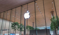 Apple hisselerinde Barclays'in not indirimi ile sert düşüş