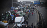Fransız çiftçilerin protestosu sürüyor: Paris'i kuşatma eylemi!