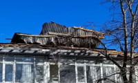Kars'ta fırtına: Çatılar uçtu, binalar hasar gördü