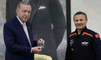 Erdoğan, Türkiye'nin ilk astronotu Gezeravcı'yla görüştü