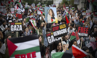 İngiltere'de binlerce kişi Gazze için sokağa çıktı!