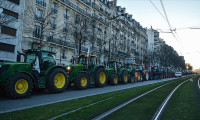 Fransa'dan protestocu çiftçilere ilk taviz