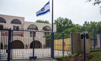 ABD'de İsrail Büyükelçiliği'nin önünde bir kişi kendini yaktı