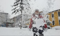 Yoğun kar yağışı sebebiyle 2 ilde okullar tatil edildi