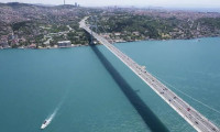 İstanbul Boğazı çift yönlü gemi trafiğine açıldı