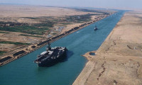 Süveyş Kanalı’ndaki ticaret yüzde 50 azaldı