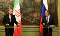 Rusya Dışişler Bakanı İranlı mevkidaşıyla telefonda görüştü