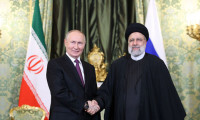 Putin, İran Cumhurbaşkanı Reisi ile görüştü