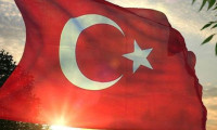 Meclis'te Türk bayrağı tartışması