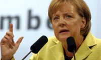 Merkel eurodan memnun