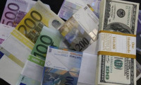 Dolar ve Euro güne sakin başladı