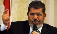 Mursi'nin gözaltı süresi uzatıldı