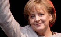 Merkel Yunanistan için beklemede