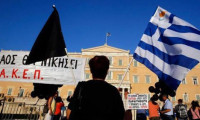 Yunanistan'a yardıma onay