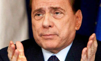 Berlusconi tehdit savurdu
