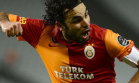 Selçuk İnan Galatasaray ile sözleşmeyi uzattı! 