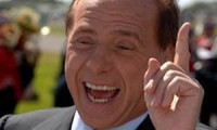 Berlusconi pes etmiyor