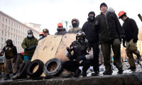 Kiev'de protestocuların bakanlık işgali sona erdi